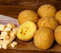 Сырные шарики с беконом
