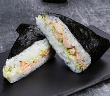 Онигири с курицей