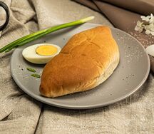 Пирог с зелёным луком и яйцом