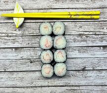 Мини-ролл со снежным крабом