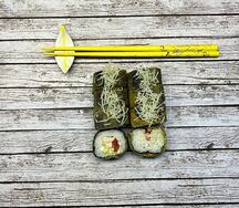 Жареный ролл Цезарь с курицей 