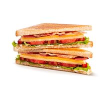 Сэндвич с омлетом и беконом