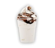 Мороженое с топпингом