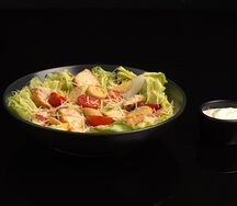 Салат Цезарь с курицей