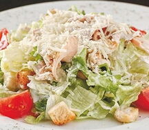 Салат Цезарь с курицей