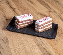 Торт Йогуртовый с малиной 