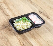 Филе куры по-строгановски с фарфалле