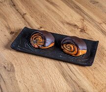 Булочка глазированная с маком 