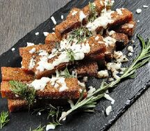 Гренки с чесноком и моцареллой