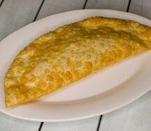 Чебурек с цыпленком и сыром