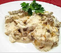 Говядина в сливках с белыми грибами