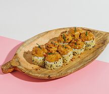 Запечённый ролл с курицей в арахисе чили