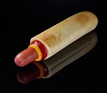 Французский хот-дог с колбаской бергсалями М