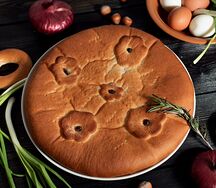 Пирог с зеленым луком и яйцом