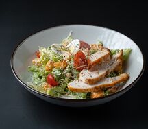 Салат Цезарь с курицей 