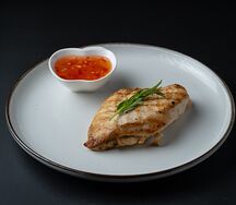 Стейк из курицы с картофелем фри