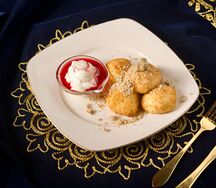 Сырники с вишней 