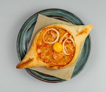 Хачапури по-аджарски с морепродуктами