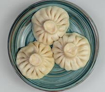 Хинкали со свининой и креветкой