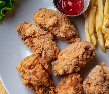 Куриные крылья с картофелем фри