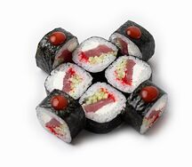 Маки ролл с тунцом