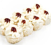 Ролл с ананасом
