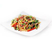 Wok с овощами в соусе терияки