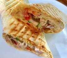 Шаурма на углях с курицей