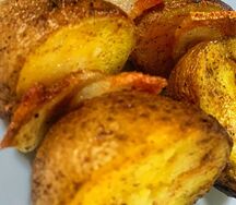 Картошка с салом на углях