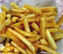 Картофель фри с чесночным соусом и кетчупом