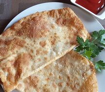 Чебурек с сыром