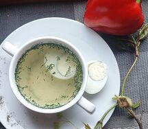 Бульон куриный с яйцом