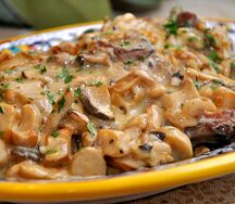 Свинина запеченная с картофелем и грибами