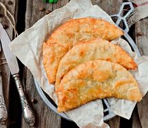 Чебурек с курицей и сыром