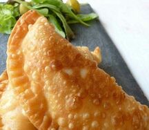 Чебурек с ветчиной и сыром