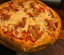 Пицца с курицей и грибами