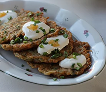 Драники со сметаной и щучьей икрой