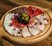 Мясная тарелка