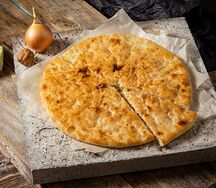 С капустой и жареным луком