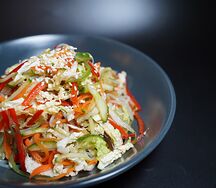 Салат с фунчозой