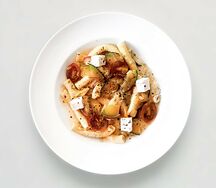 Маккерони с цуккини и брынзой