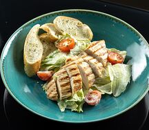 Цезарь с курицей