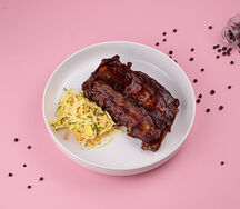 Свиные ребышки с соусом BBQ