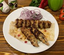 Люля-кебаб из курицы с сыром и грибами