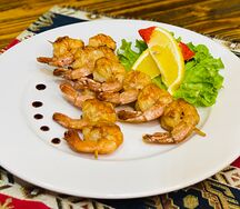 Креветки жареные с чесночным соусом