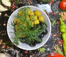 Оливки и маслины