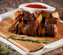Шашлык из бараньей печени с курдюком