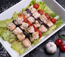 Шашлычки из куриного филе с овощами