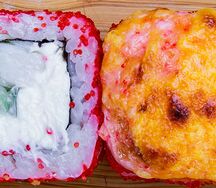 Запеченный ролл с креветкой
