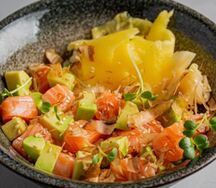 Поке с лососем